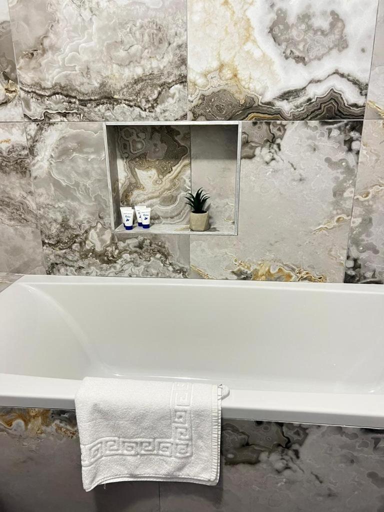 Luxury Cozy Apartments Suceava Extérieur photo